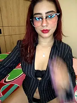 Sarah Lark- online show from 02-05-26, 01:12