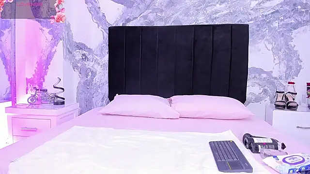 lilithDraven  online show from 12-23-25, 05:07