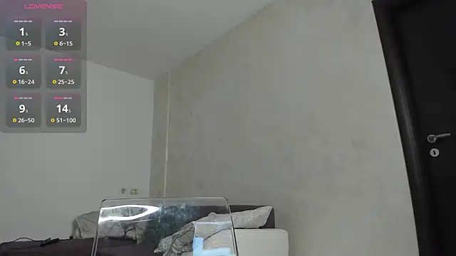 Snapshot of foxx_giirl chatting on 11-16-25, 05:45 foxx giirl online show from 11-16-25, 05:45