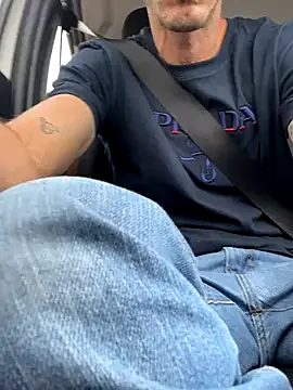 Snapshot of Lucasjandre chatting on 12-02-25, 11:34 Lucasjandre online show from 12-02-25, 11:34