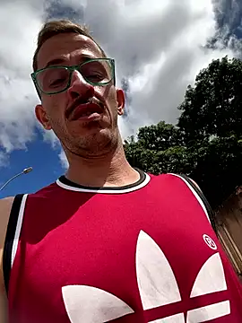 Snapshot of Lucasjandre chatting on 01-10-26, 12:55 Lucasjandre online show from 01-10-26, 12:55