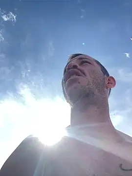 Snapshot of Lucasjandre chatting on 11-17-25, 10:52 Lucasjandre online show from 11-17-25, 10:52