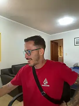 Snapshot of Lucasjandre chatting on 01-05-26, 05:27 Lucasjandre online show from 01-05-26, 05:27