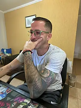 Snapshot of Lucasjandre chatting on 08-05-26, 12:21 Lucasjandre online show from 08-05-26, 12:21