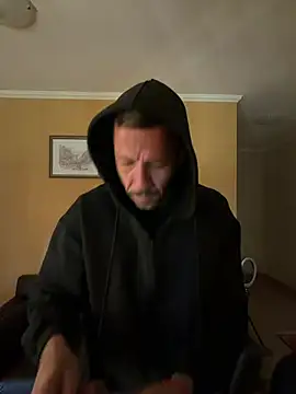 Snapshot of Lucasjandre chatting on 07-25-26, 12:22 Lucasjandre online show from 07-25-26, 12:22