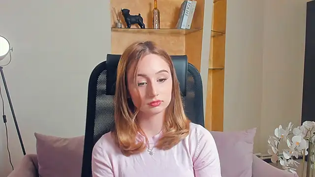 ReinaHenslin online show from 11-11-25, 08:31