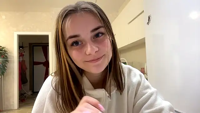 Snapshot of GeralynChiszar chatting on 12-21-25, 05:09 GeralynChiszar online show from 12-21-25, 05:09