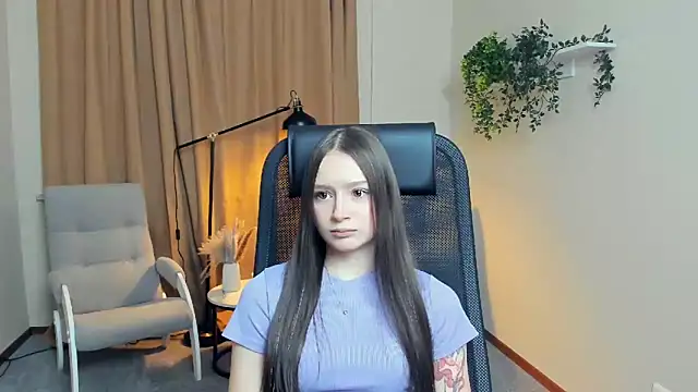 ElkeMumby online show from 11-13-25, 03:05