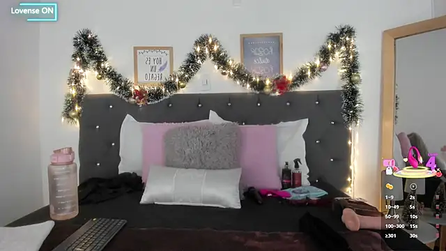 Sara puertaa  online show from 12-17-25, 07:08