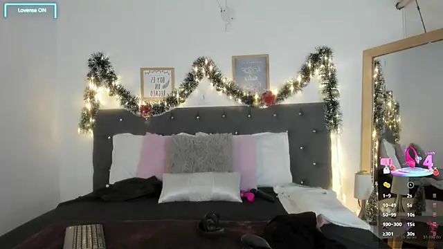 Sara puertaa  online show from 12-16-25, 07:07