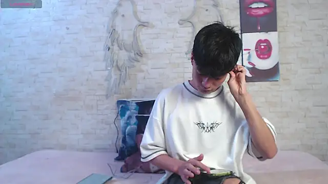 axel milo kairo and noa online show from 12-23-25, 04:23