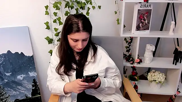 MikaClausing online show from 11-11-25, 07:25