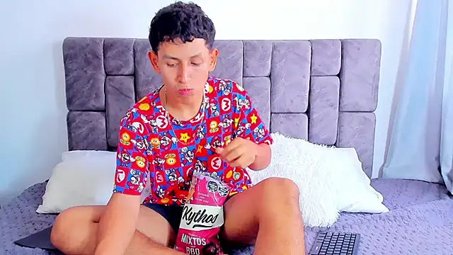 FelipeGonzalezz online show from 11-11-25, 07:08