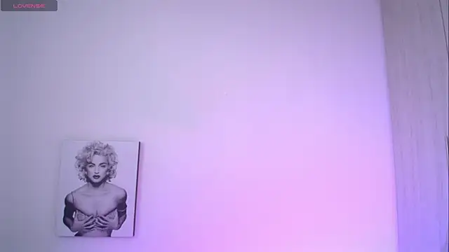 Millie bobby online show from 06-25-26, 06:57