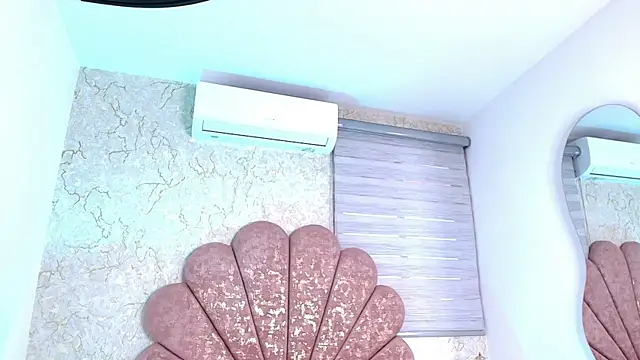 mia fontana  online show from 11-21-25, 11:53