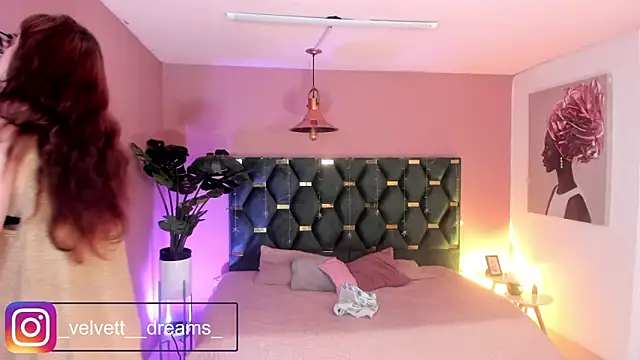 Snapshot of Velvet_Dreamss chatting on 06-15-26, 12:05 Velvet Dreamss online show from 06-15-26, 12:05