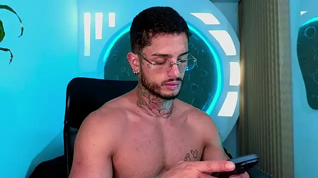 Alanrodgers online show from 12-23-25, 04:34