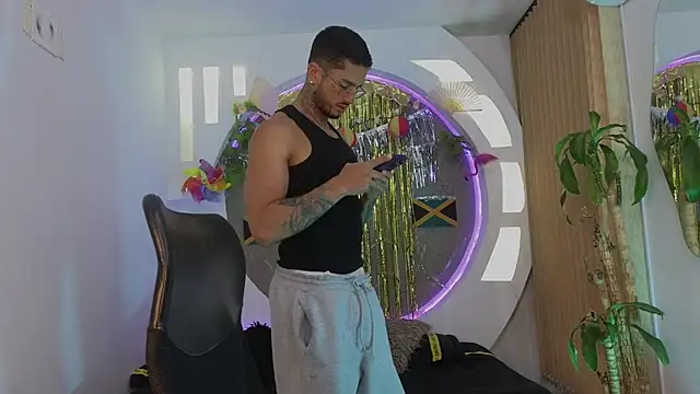 Alanrodgers online show from 04-13-26, 01:48