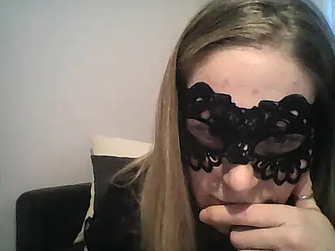 Snapshot of MelleEloa chatting on 12-05-25, 03:54 MelleEloa online show from 12-05-25, 03:54