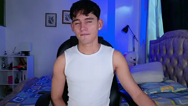 Snapshot of estebanperez_26 chatting on 04-18-26, 11:12 estebanperez 26 online show from 04-18-26, 11:12