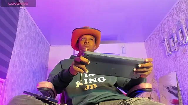 Snapshot of mike_aly chatting on 11-16-25, 12:54 mike aly online show from 11-16-25, 12:54