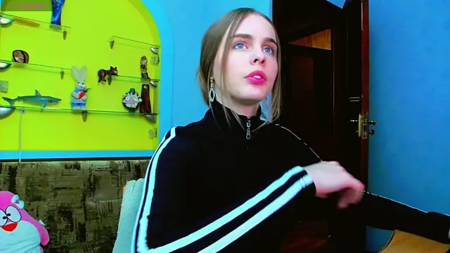 AlicaLOVEalisa777 online show from 04-14-26, 06:24