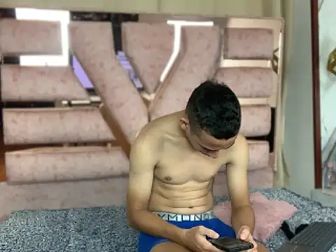 Antonella And Thiago online show from 03-18-26, 01:24