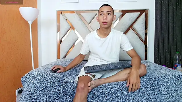 Antonella And Thiago online show from 11-13-25, 12:09