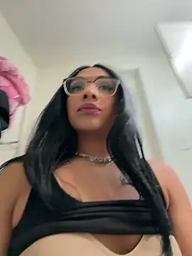 Snapshot of Ashleythelatina chatting on 11-29-25, 10:32 Ashleythelatina online show from 11-29-25, 10:32