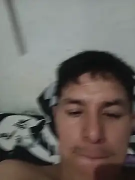Snapshot of blanquito1099 chatting on 06-10-26, 01:40 blanquito1099 online show from 06-10-26, 01:40