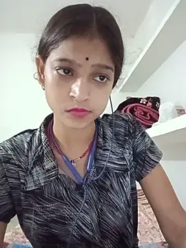 Snapshot of Mohnicute chatting on 05-13-26, 01:23 Mohnicute online show from 05-13-26, 01:23