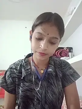 Snapshot of Mohnicute chatting on 05-13-26, 07:32 Mohnicute online show from 05-13-26, 07:32