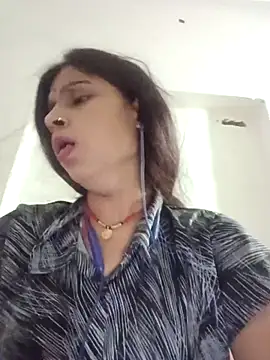 Mohnicute online show from 04-28-26, 07:29
