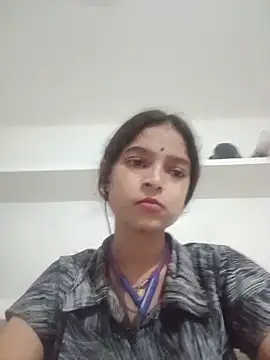 Snapshot of Mohnicute chatting on 05-27-26, 06:48 Mohnicute online show from 05-27-26, 06:48