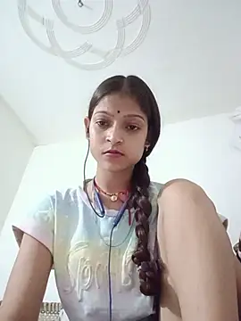 Snapshot of Mohnicute chatting on 06-17-26, 06:18 Mohnicute online show from 06-17-26, 06:18