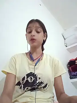 Snapshot of Mohnicute chatting on 07-26-26, 06:15 Mohnicute online show from 07-26-26, 06:15