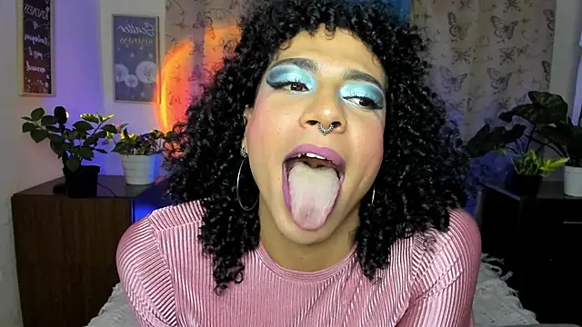 Angel White25 online show from 11-29-25, 10:43