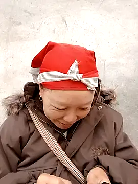 girl-hot2x online show from 12-05-25, 02:21