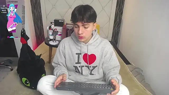 Samu FoXXX online show from 11-19-25, 08:20