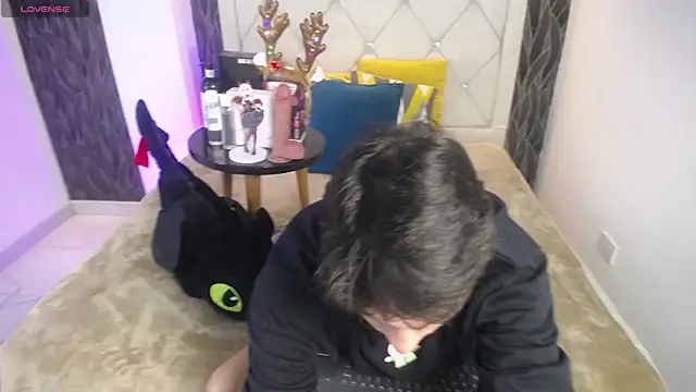 Samu FoXXX online show from 12-17-25, 08:25