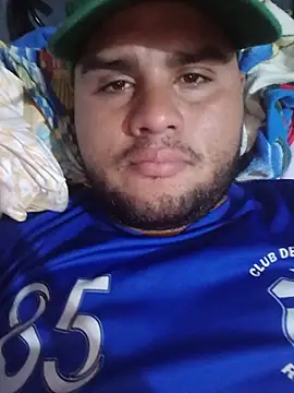 Snapshot of Javiweq chatting on 06-11-26, 02:11 Javiweq online show from 06-11-26, 02:11