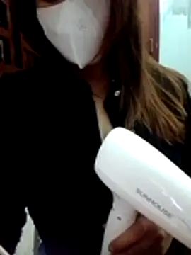 Annii68 online show from 12-17-25, 05:56