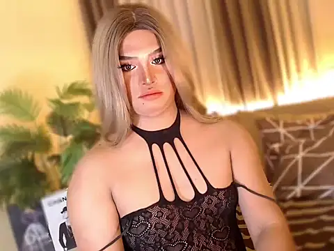 Snapshot of UrGoddess_Sofia chatting on 11-19-25, 06:52 UrGoddess Sofia online show from 11-19-25, 06:52