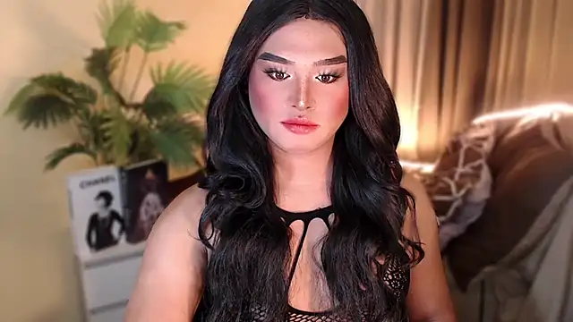 Snapshot of UrGoddess_Sofia chatting on 12-02-25, 07:48 UrGoddess Sofia online show from 12-02-25, 07:48