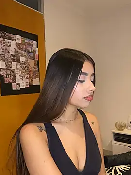 Snapshot of lauren_clauz chatting on 02-05-26, 11:33 lauren clauz online show from 02-05-26, 11:33