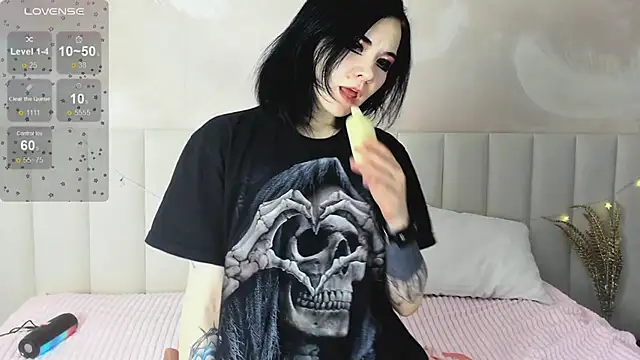 Lina Moony online show from 01-08-26, 01:44