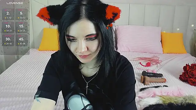 Lina Moony online show from 02-17-26, 01:58