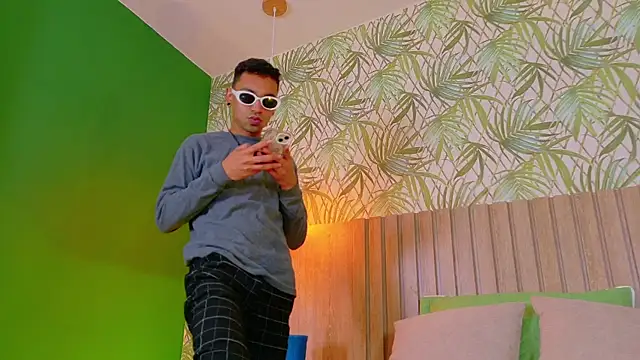 Imtavo online show from 11-26-25, 01:22