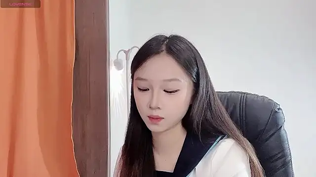 Snapshot of Minnie-baby chatting on 11-12-25, 11:58 Minnie-baby online show from 11-12-25, 11:58