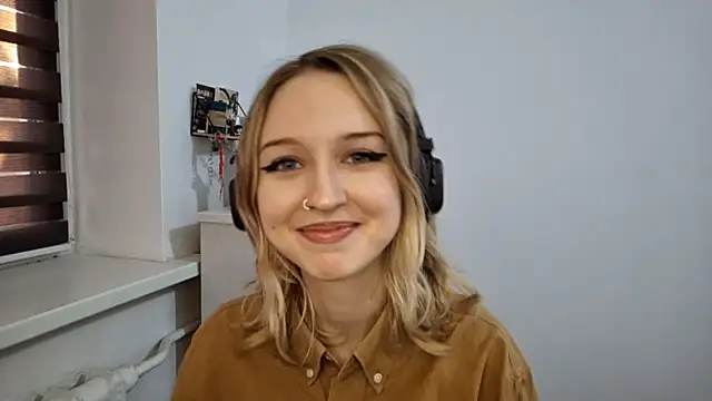 SilvanaKelson online show from 11-11-25, 10:32